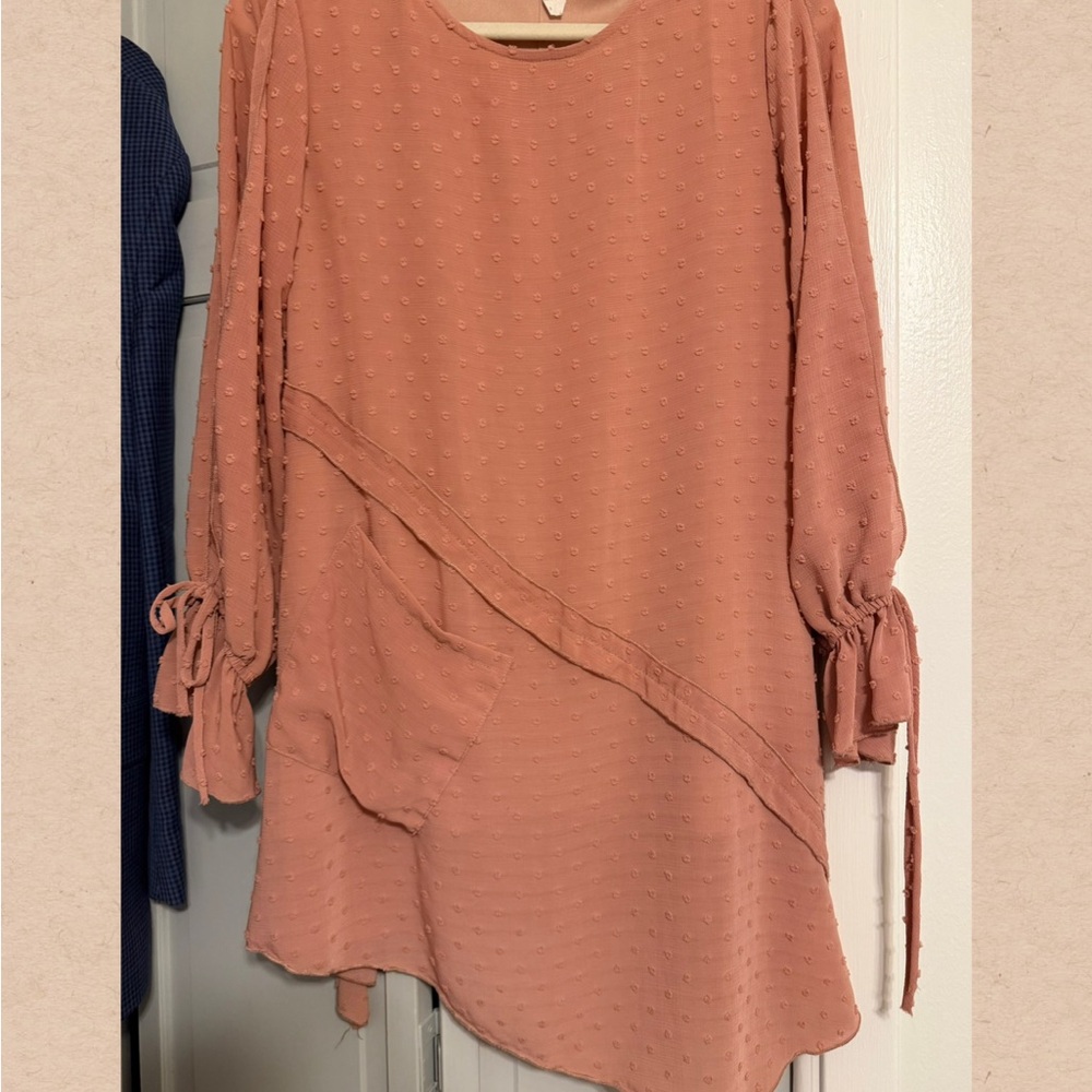 🔥CROSSPOSTED🔥Elegant Peach Tunic Top